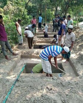 পুরো পরিবারের একসাথে কবর